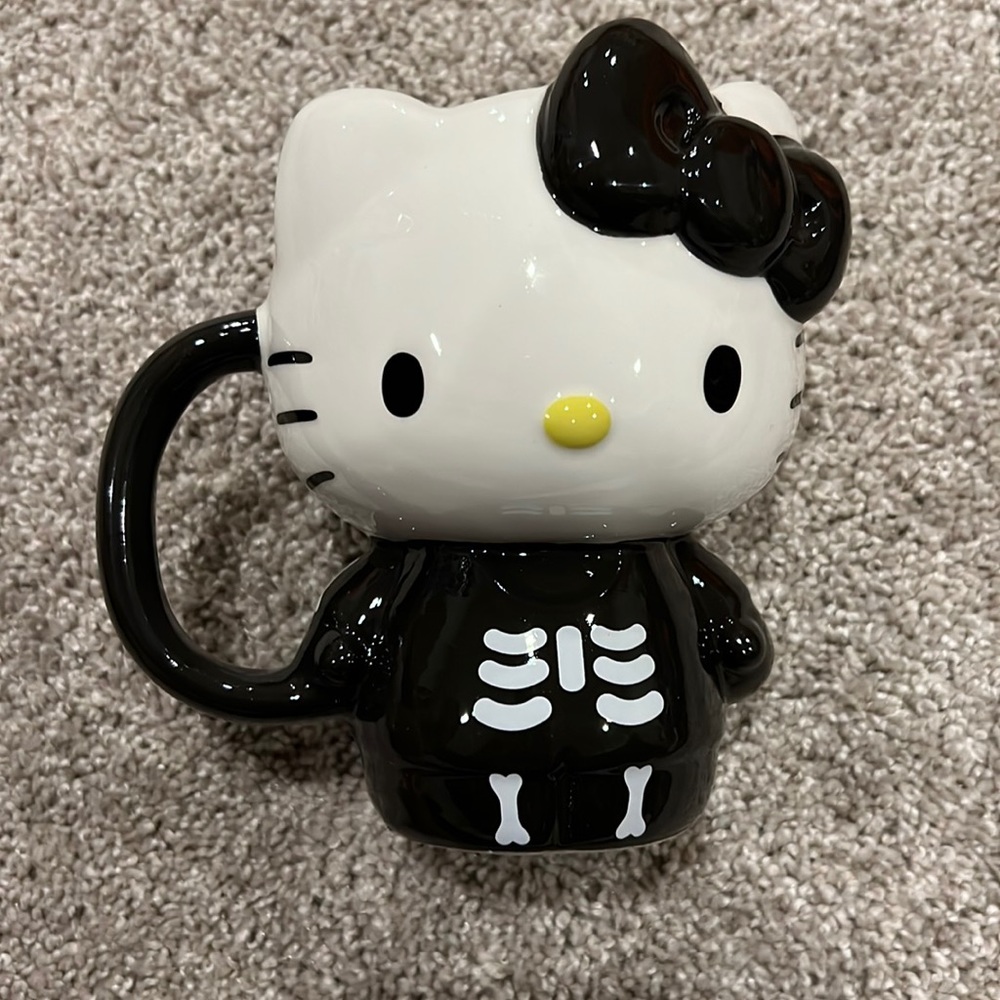 Hello Kitty Halloween Skeleton Mug